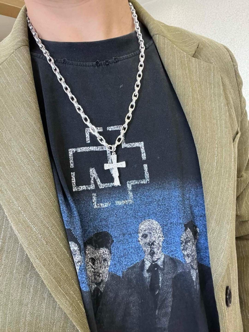 Bv1g*ai necklaces